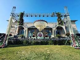 5 star type wedding venue Ahmedabad lawn stage setup